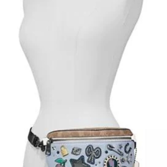 Coach Belt Bag With Souvenir Pins - Picture 4 of 6